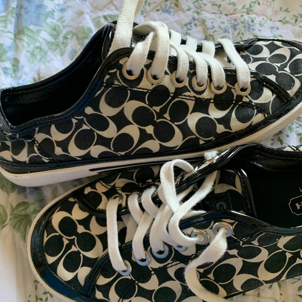 Woman’s Coach Etta Sneakers View 2